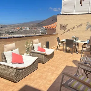 the-heights-los-cristianos-pool-mc-tenerife.in-canary-islands.com/