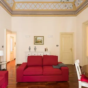 https://alla-corte-del-xix-secolo.catania-hotels.net