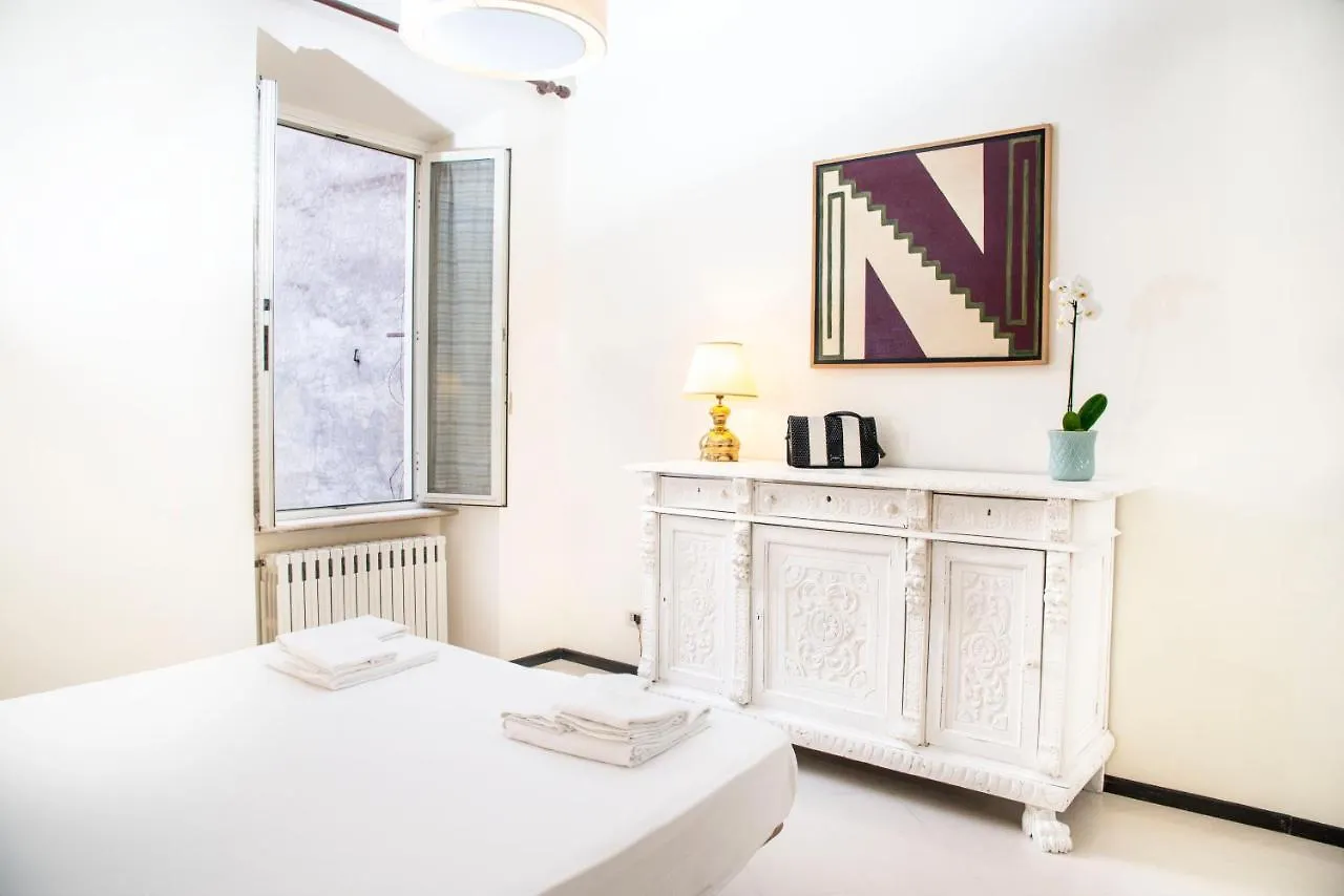Appartamento In Pieno Centro Roma - Lily'S House 0*, Rome