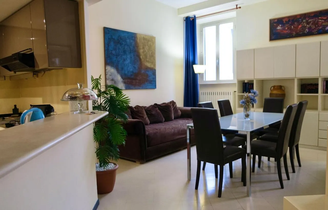 Appartamento In Pieno Centro Roma - Lily'S House 0*, Rome